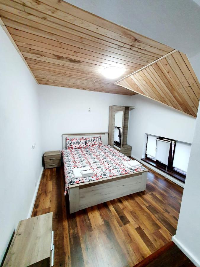 Enduro Transalpina Apartment Obarsia-Lotrului Exterior photo