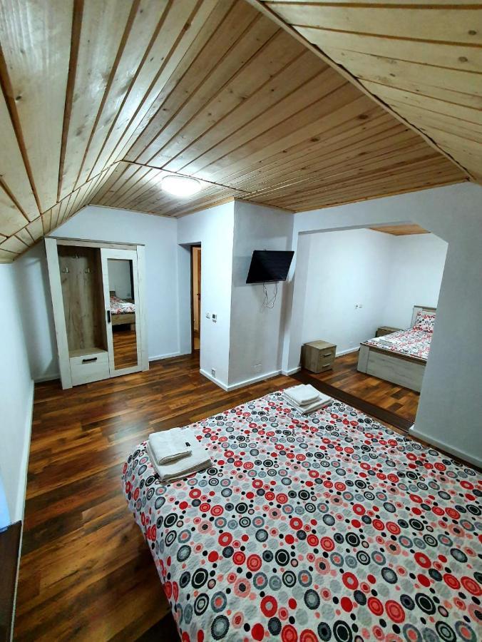 Enduro Transalpina Apartment Obarsia-Lotrului Exterior photo